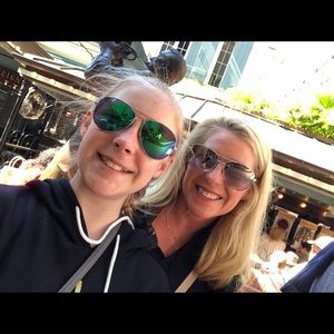 Meet your Posher, Lisa